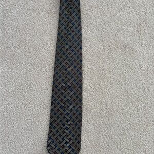 Sophisticated Black and Gold Patterned Men's Tie